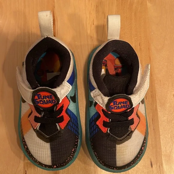 Nike Lebron XVIII LOW (TD) boys 5c sneakers - Picture 2 of 7